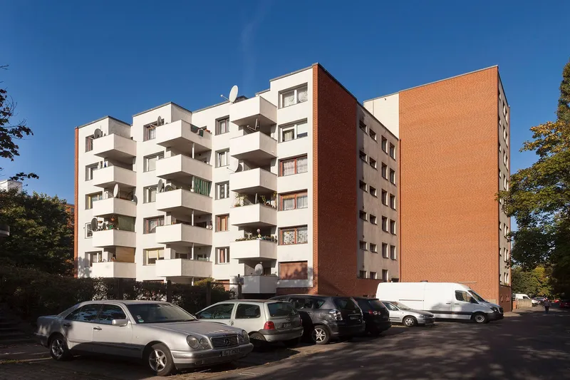 Zentral & Ruhig: 3-Zimmer-Wohnung mit Balkon in gefragter Lage — photo 1